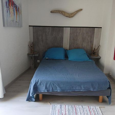 Jolie Appartement Refait A Neuf แซ็งต์-มารี-เดอ-ลา-แมร์ ภายนอก รูปภาพ