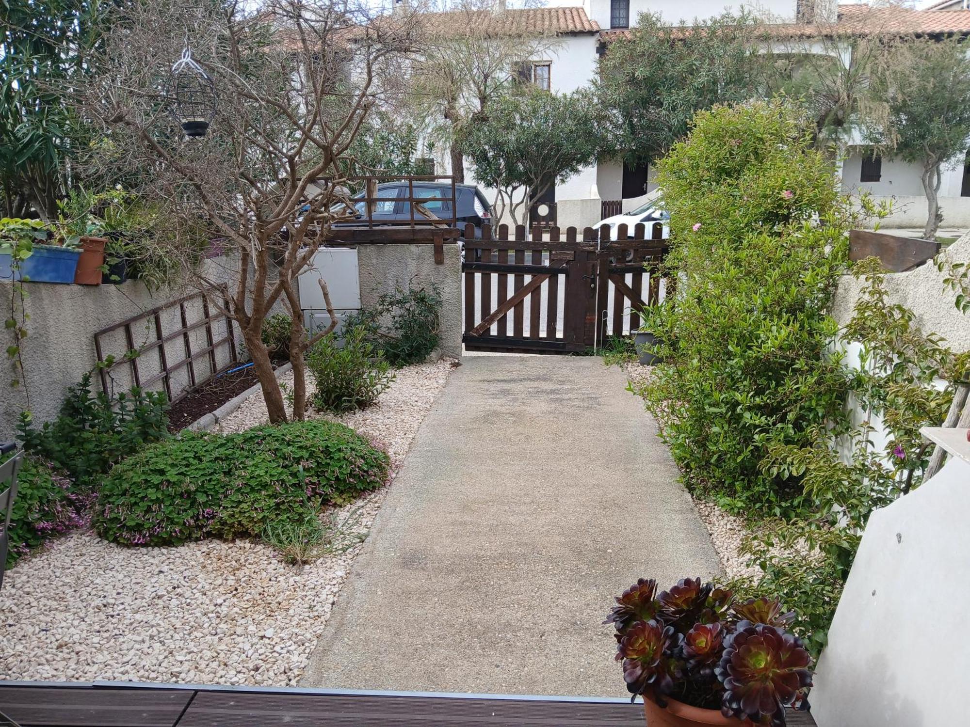 Jolie Appartement Refait A Neuf แซ็งต์-มารี-เดอ-ลา-แมร์ ภายนอก รูปภาพ